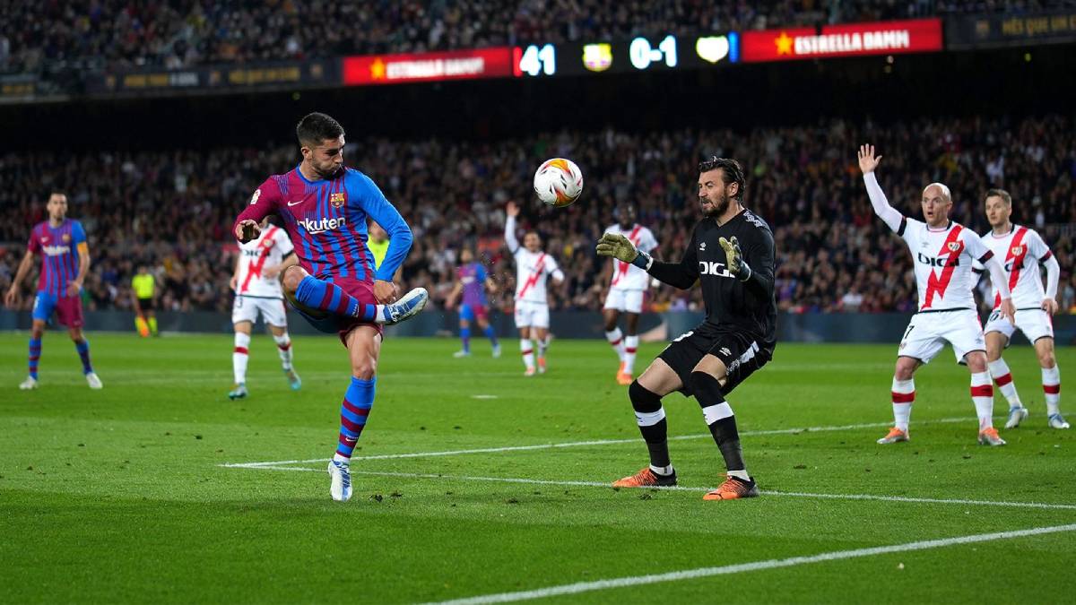 Первый раз в истории «Барселона» дважды уступила «Райо Вальекано»