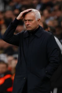 Моуринью — в гневе: тренер жёстко прошёлся по своим игрокам и судейству