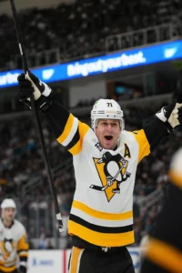 Евгений Малкин стал самым возрастным автором гола в матче НХЛ за рубежом